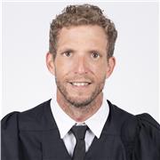 Profesor de Primaria apto para todas las edades y niveles con experiencia en aulas